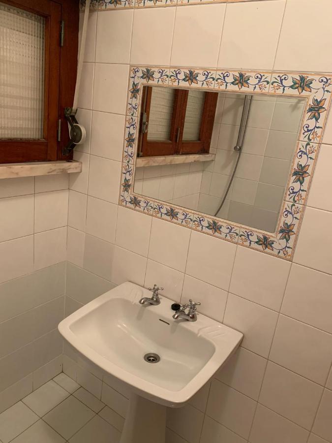 Rostelbem Guesthouse Lisbon Exterior photo